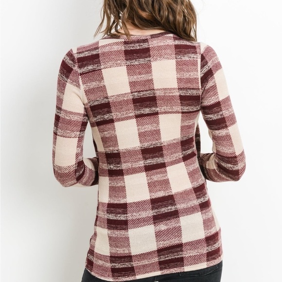 Hello Miz Plaid Overlap Sweater Knit Maternity & Nursing Top Size M - Picture 5 of 17